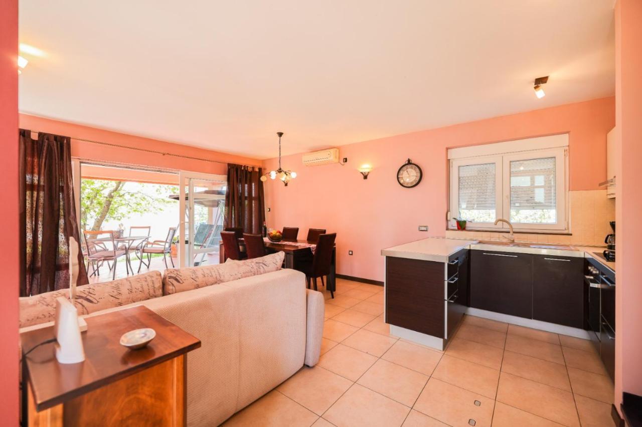 Holiday Home Cvita Sukošan 外观 照片