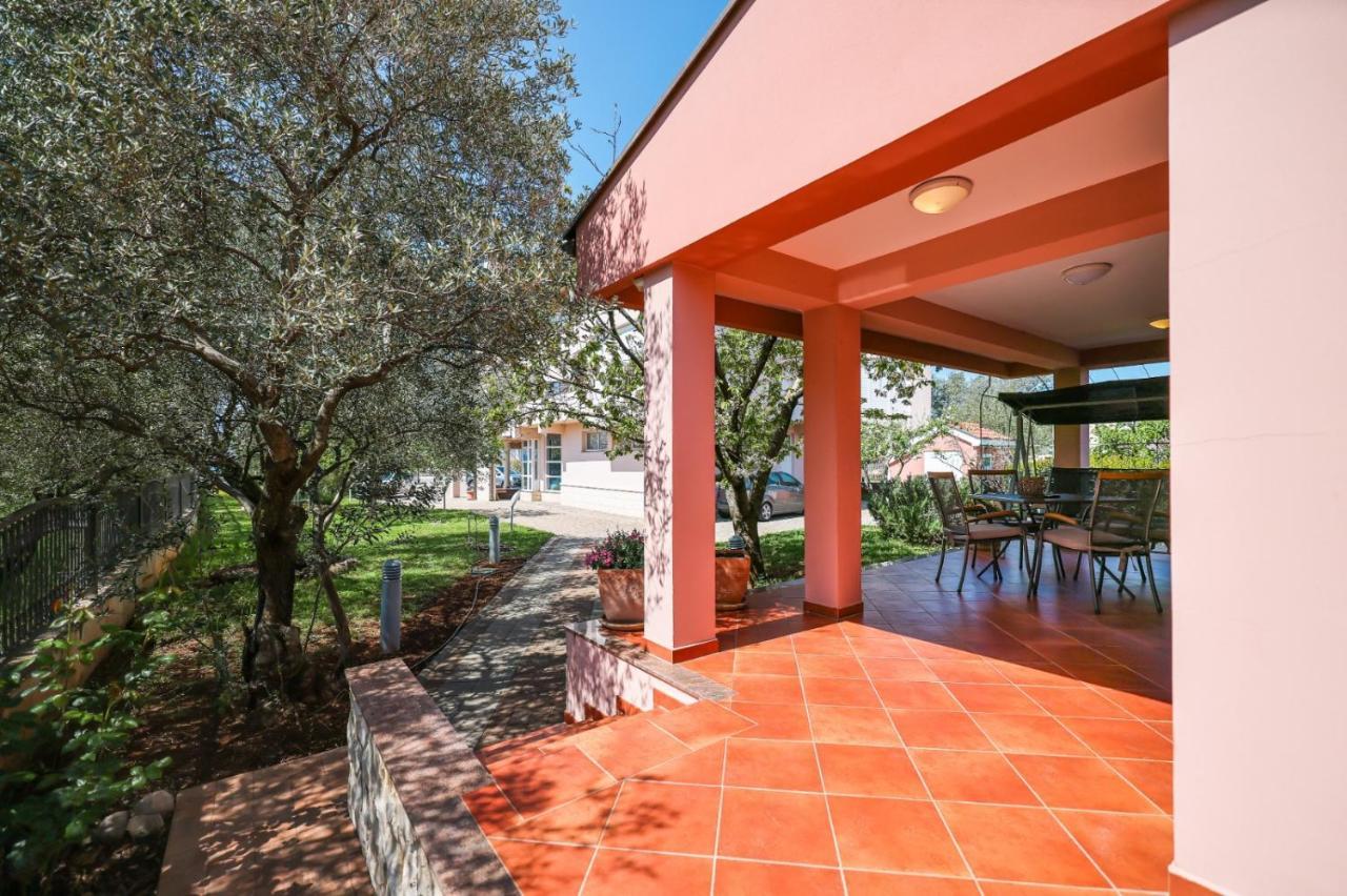 Holiday Home Cvita Sukošan 外观 照片
